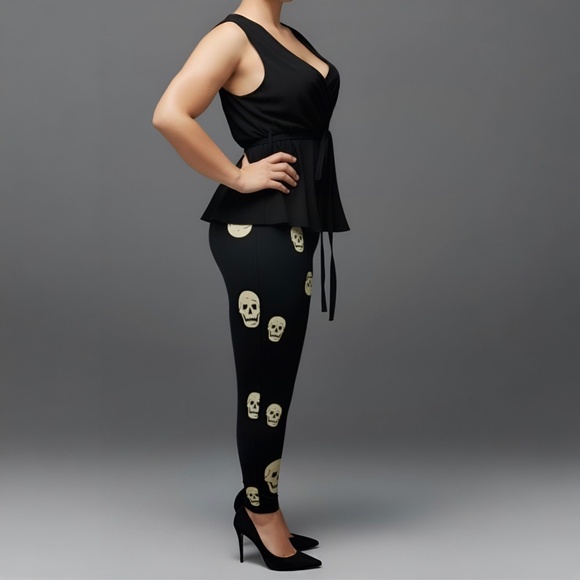 TORRID Skulls Full Length Signature Waist Premium Legging NWT Size 4X - Picture 4 of 16